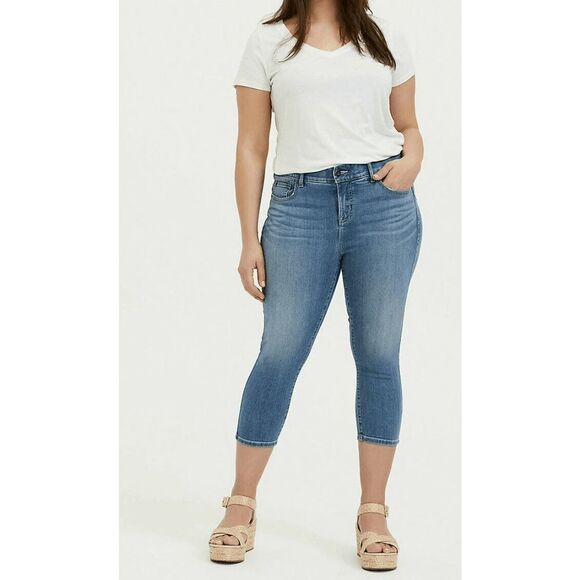Torrid Bombshell Skinny Light Wash Premium Stretch Cropped Jeans Size 10 - Picture 7 of 7